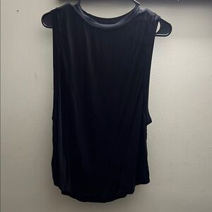 P'tula Black Muscle Tee